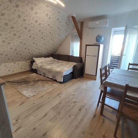 Royal De Lux Apartment Hajduszoboszlo Bagian luar foto