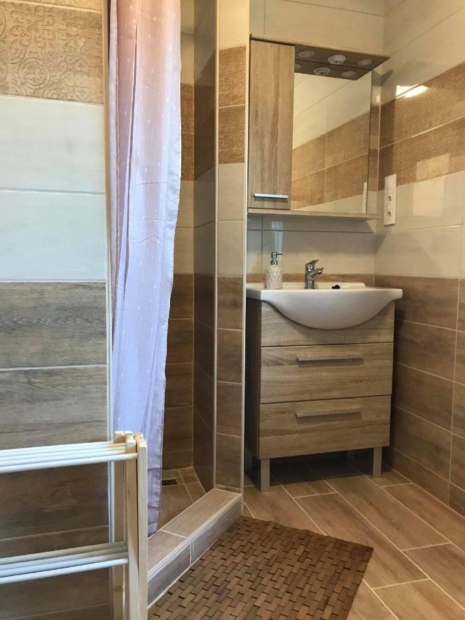 Royal De Lux Apartment Hajduszoboszlo Bagian luar foto