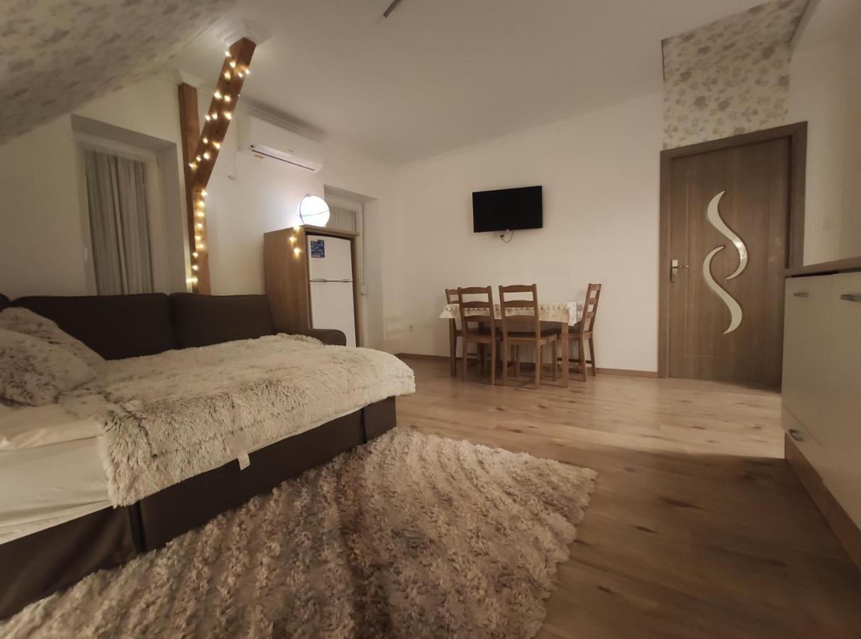 Royal De Lux Apartment Hajduszoboszlo Bagian luar foto