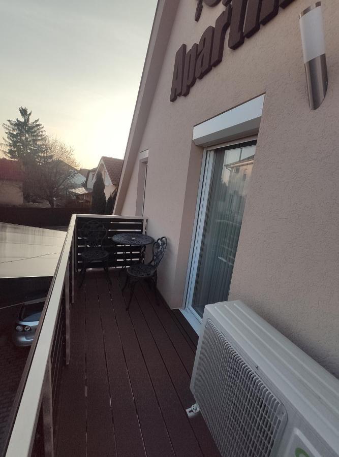 Royal De Lux Apartment Hajduszoboszlo Bagian luar foto