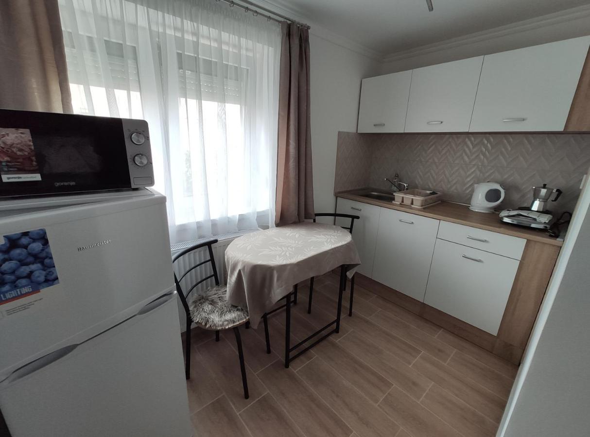 Royal De Lux Apartment Hajduszoboszlo Bagian luar foto